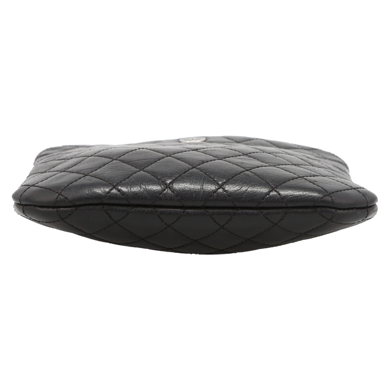 Pochette Chanel en cuir matelassé noir - Detail D4