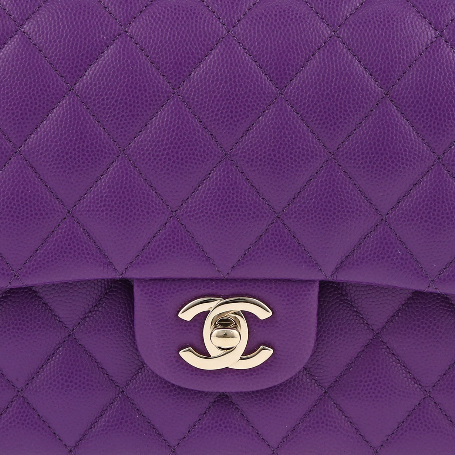 Borsa Chanel  Timeless Classic in pelle martellata e trapuntata viola - Detail D1