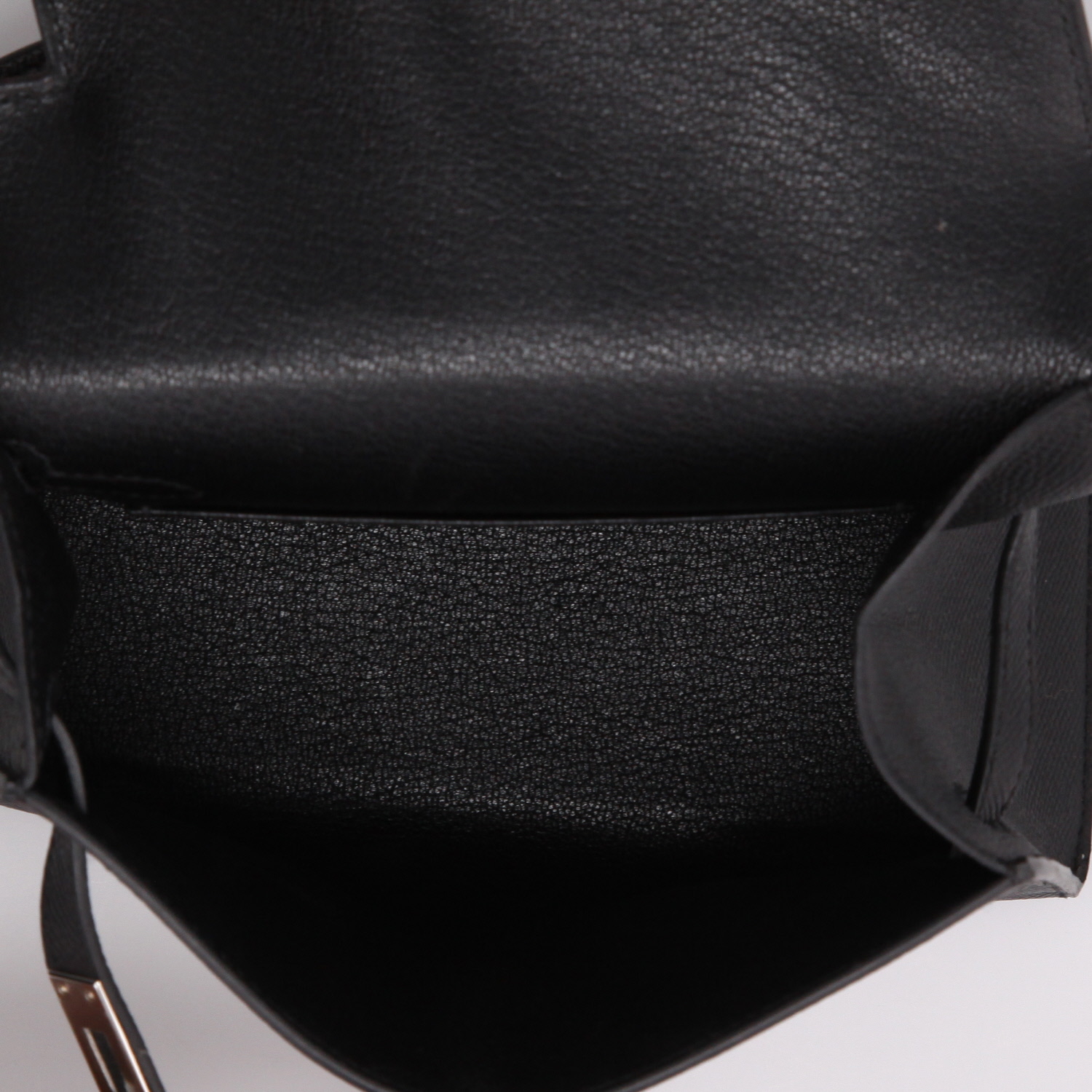 Hermès Kelly en Désordre 20 cm handbag in black epsom leather - Detail D8