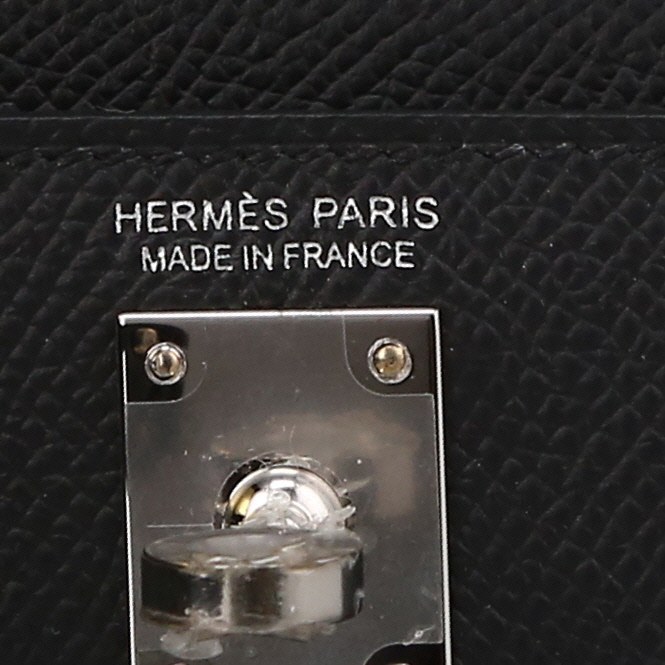 Hermès Kelly en Désordre 20 cm handbag in black epsom leather - Detail D9