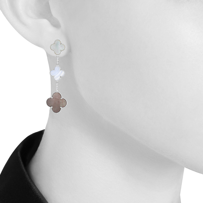 Van Cleef & Arpels Magic Alhambra earrings in white gold, mother of pearl and chalcedony - Detail D1