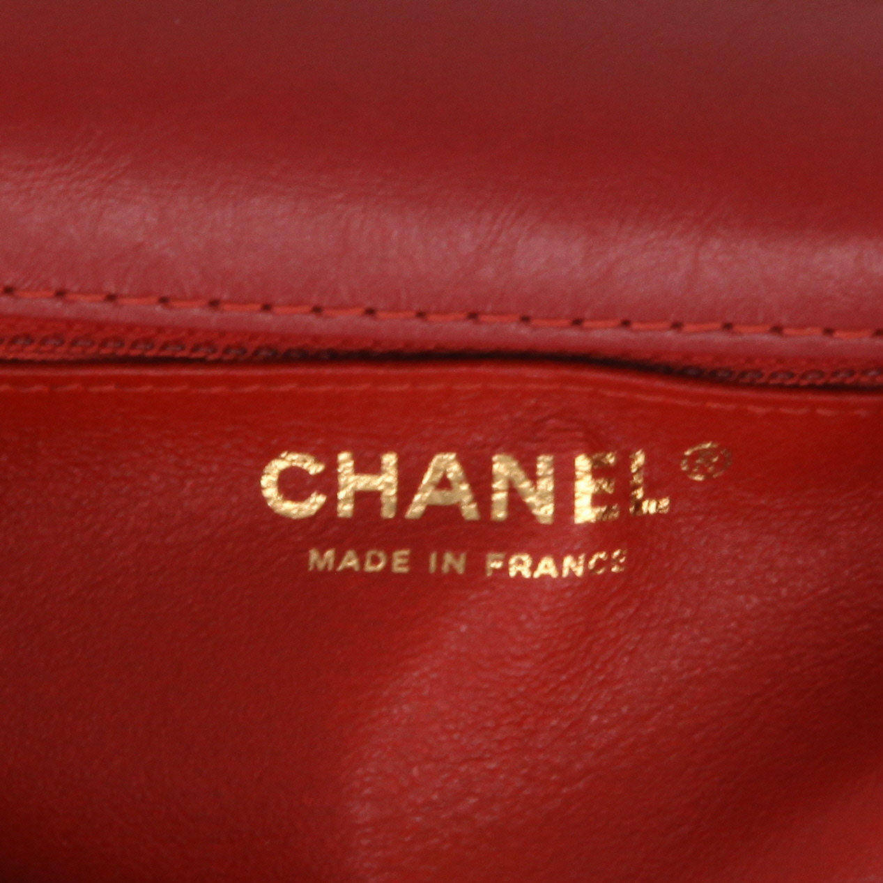 Chanel 2.55 shoulder bag  in red quilted leather - Detail D2