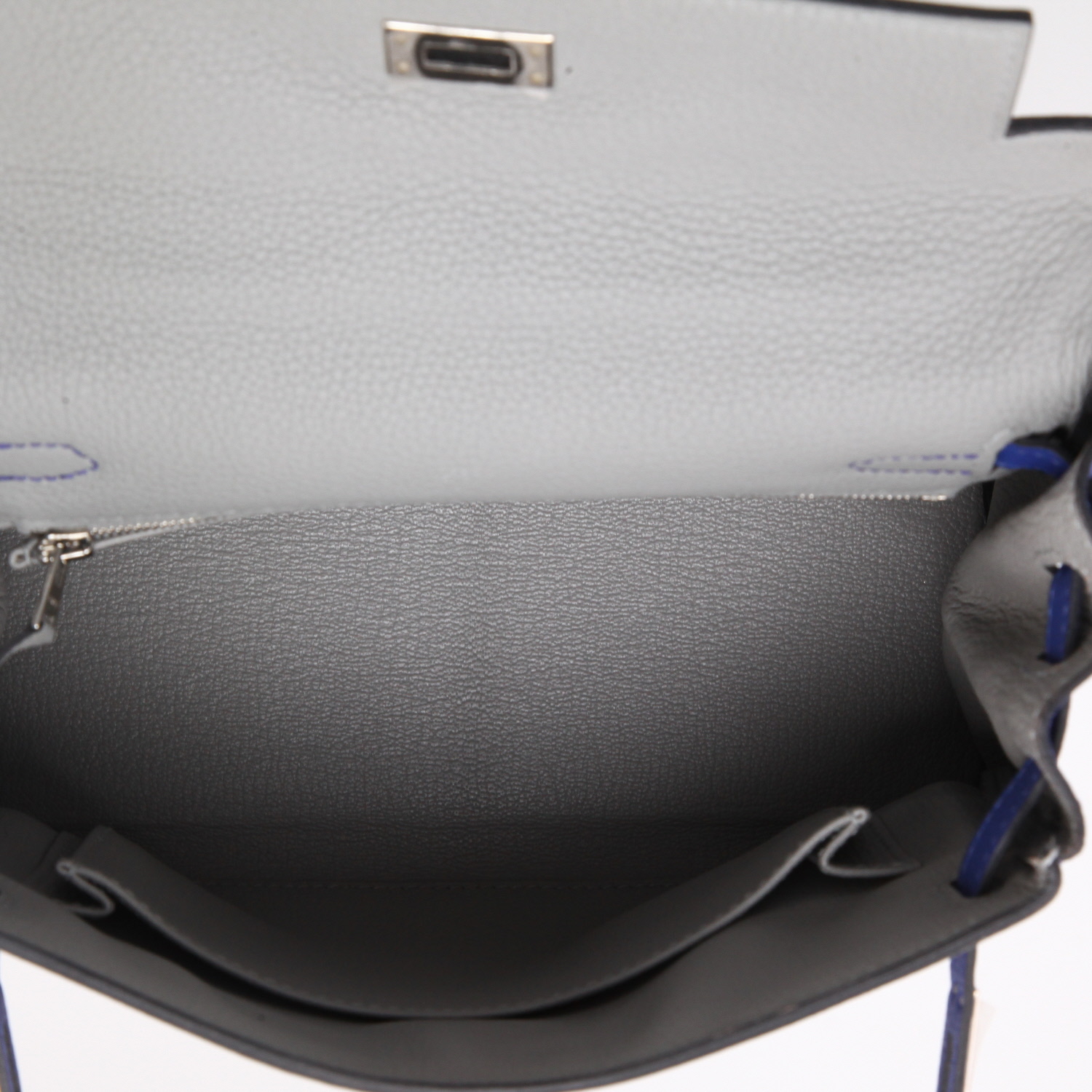 Borsa Hermès  Kelly 25 cm in pelle togo Gris Mouette e blu elettrico - Detail D3