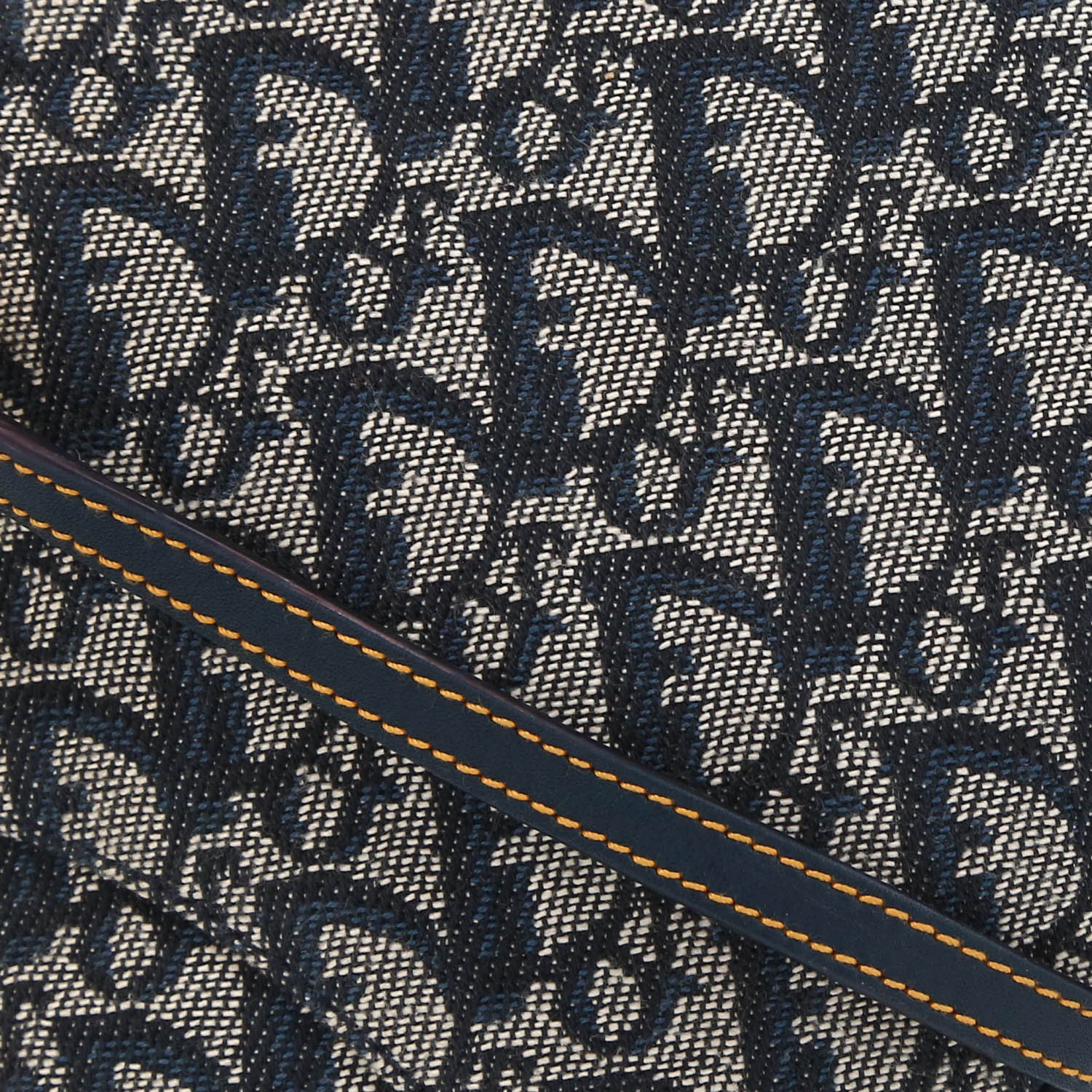 Bolso de mano Dior  Saddle en lona Monogram Oblique azul marino y cuero azul - Detail D1