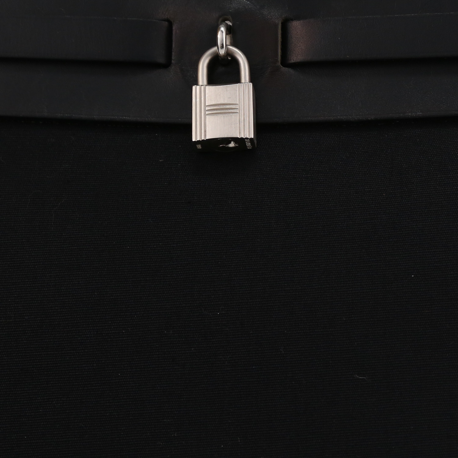 Hermès  Herbag bag worn on the shoulder or carried in the hand  in black canvas  and black leather - Detail D1