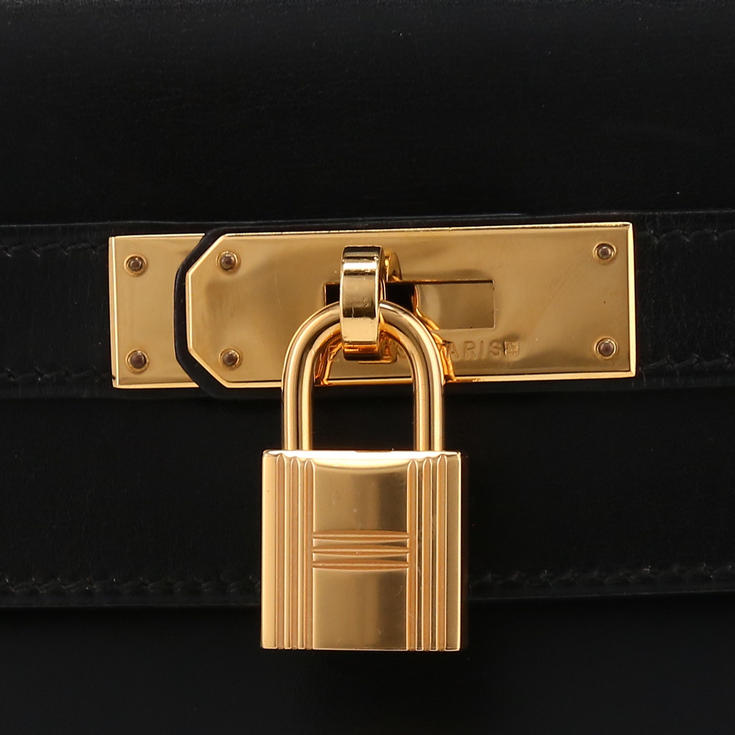 Sac à main Hermès  Kelly 32 cm en cuir box noir - Detail D1