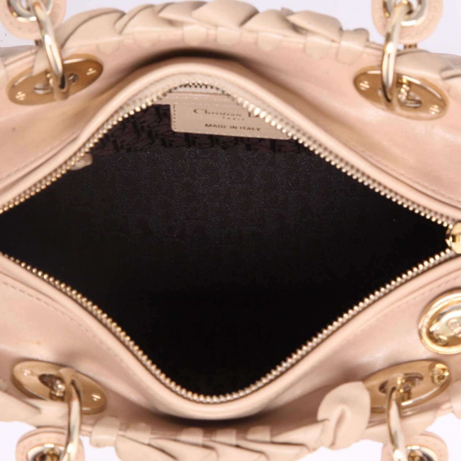 Bolso de mano Dior  Lady Dior en cuero cannage beige - Detail D8