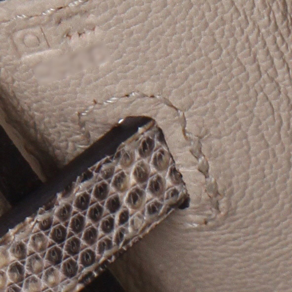 Hermès  Birkin 25 cm handbag  in grey and beige lizzard - Detail D8