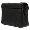 Bolso bandolera Saint Laurent  Loulou modelo pequeño  en cuero acolchado con motivos de espigas negro - Detail D5 thumbnail