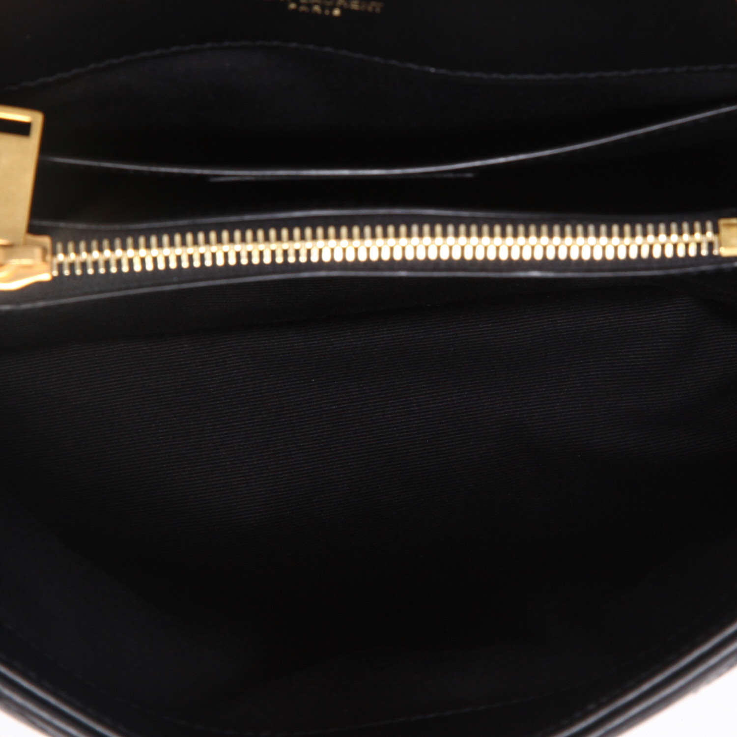 Saint Laurent Loulou small model shoulder bag in black chevron quilted leather - Detail D8