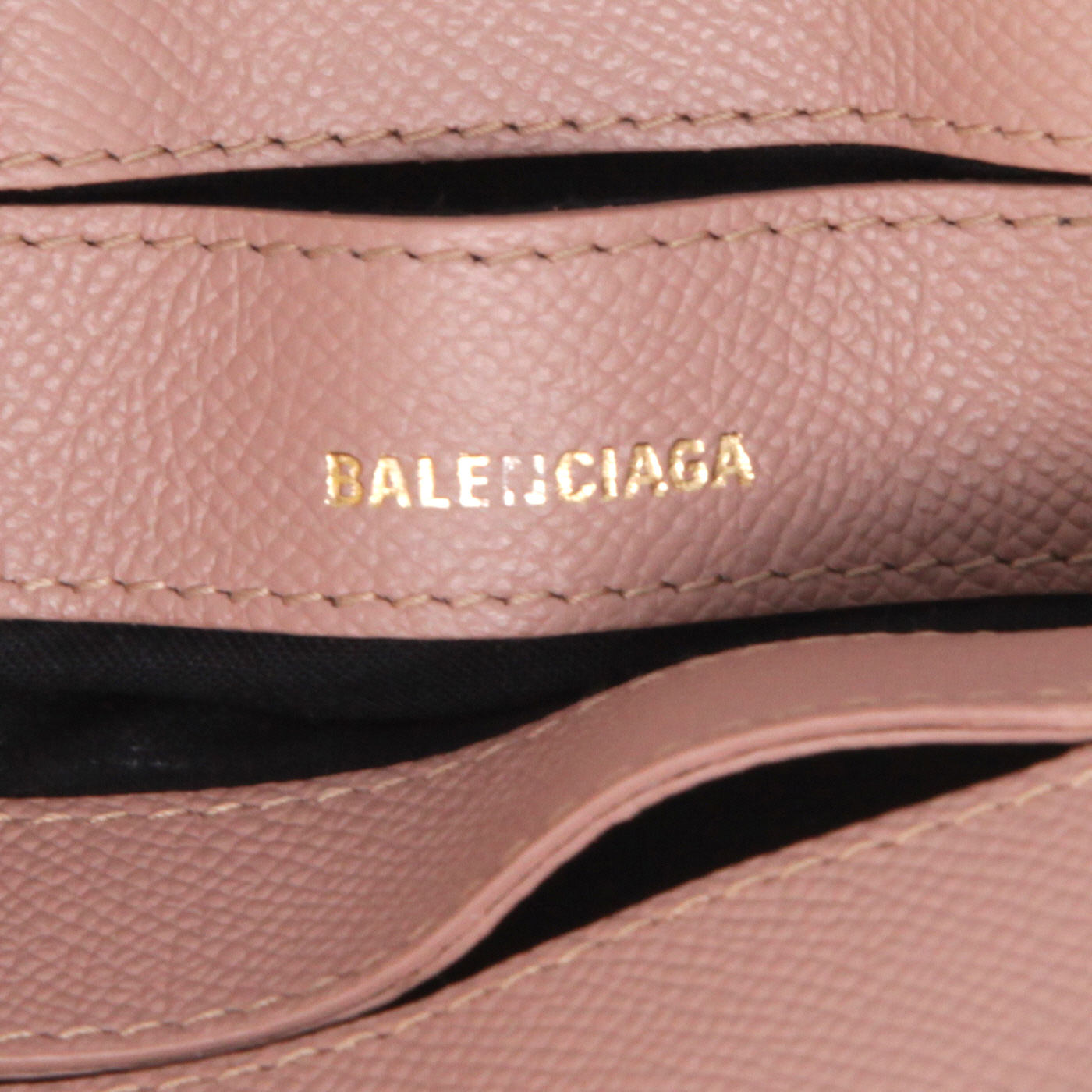 Balenciaga  Ville Top Handle mini  shoulder bag  in beige grained leather - Detail D9
