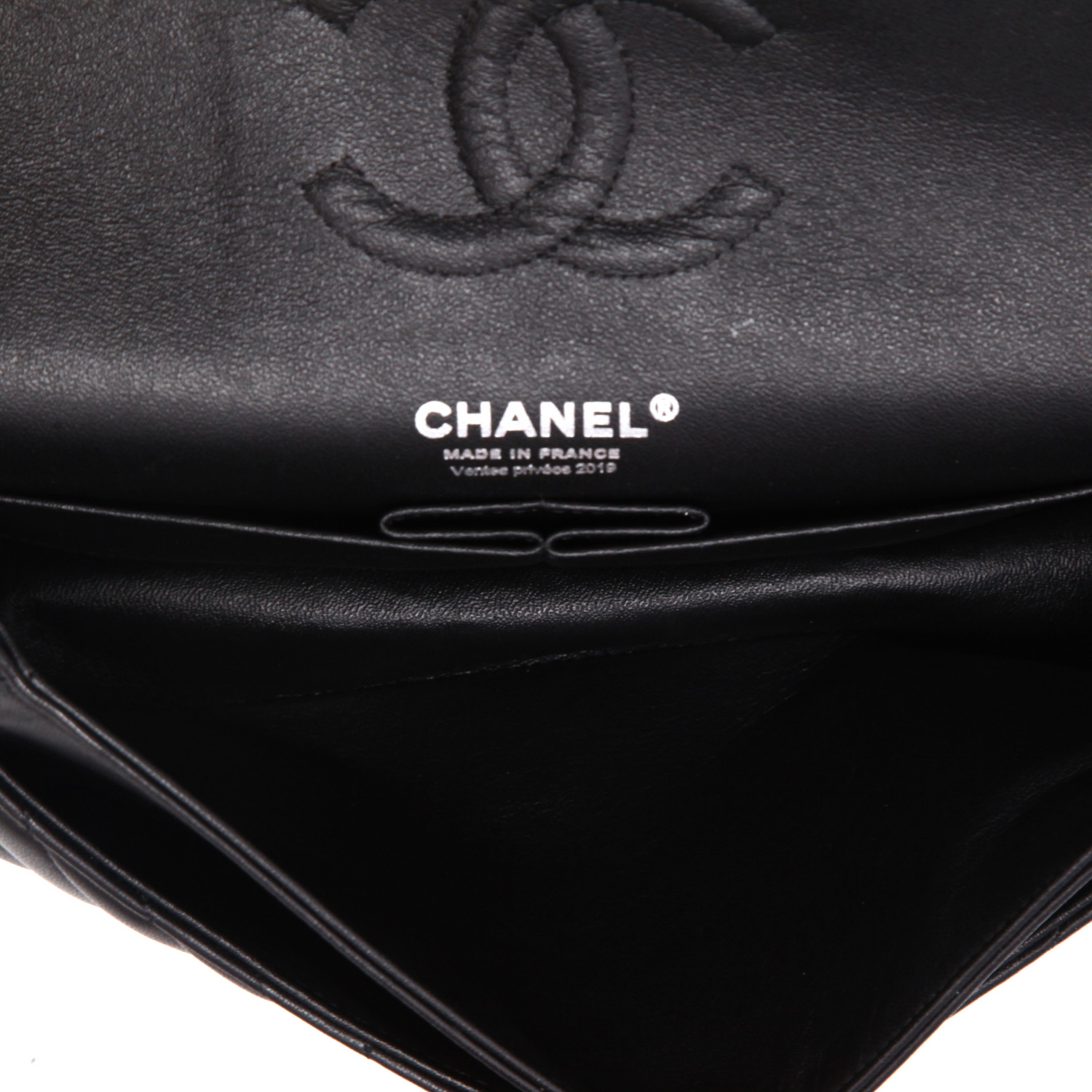 Sac à main Chanel Timeless en cuir matelassé noir - Detail D8