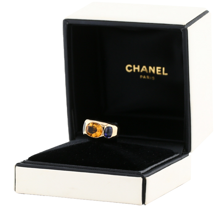 Chanel Baroque small model ring in yellow gold and colored stones - Detail D2