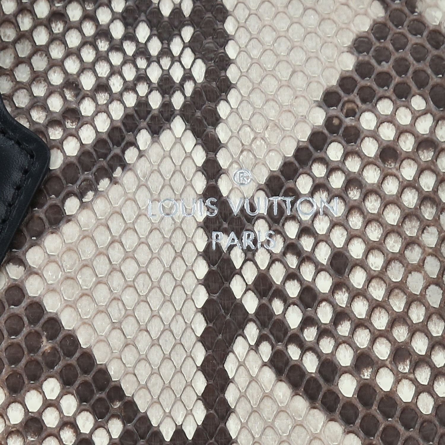 Bolso de mano Louis Vuitton  Lockit en cuero rosa y piel de pitón - Detail D1