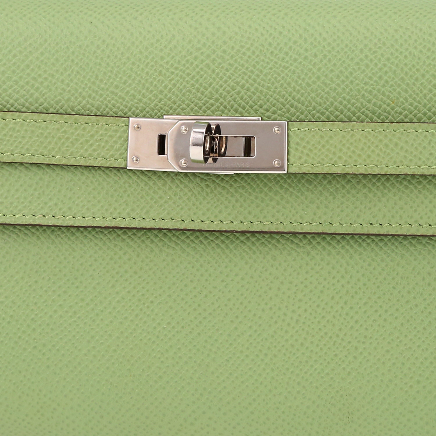 Hermès Kelly To Go handbag/clutch in Vert Criquet epsom leather - Detail D1