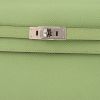 Hermès  Kelly To Go handbag/clutch  in Vert Criquet epsom leather - Detail D1 thumbnail