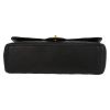 Bolso bandolera Chanel  Timeless Maxi Jumbo en cuero granulado acolchado negro - Detail D4 thumbnail
