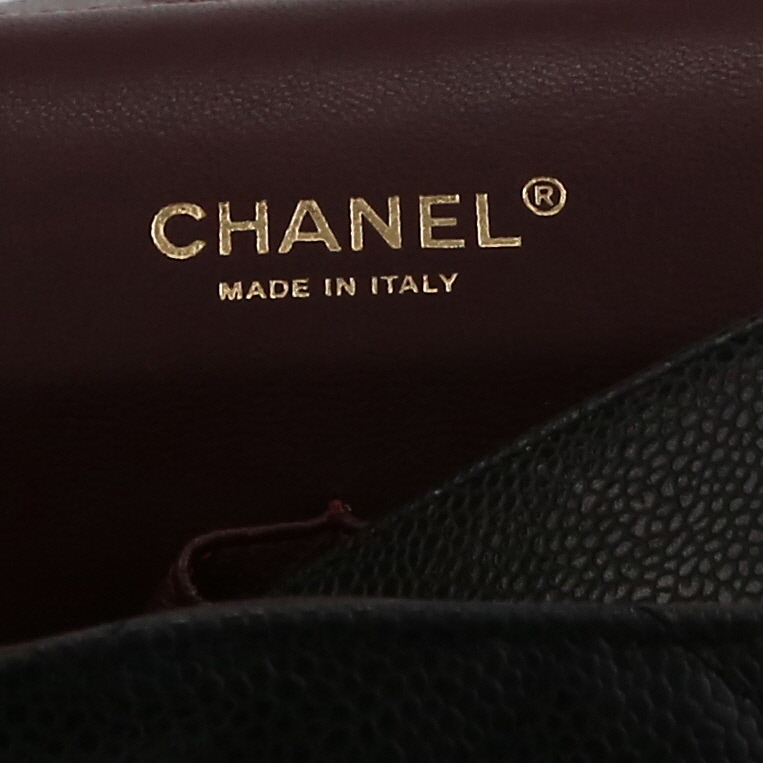 Sac bandoulière Chanel  Timeless Maxi Jumbo en cuir grainé matelassé noir - Detail D9