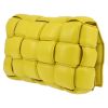 Borsa a tracolla Bottega Veneta  Padded Cassette in pelle intrecciata gialla - Detail D5 thumbnail