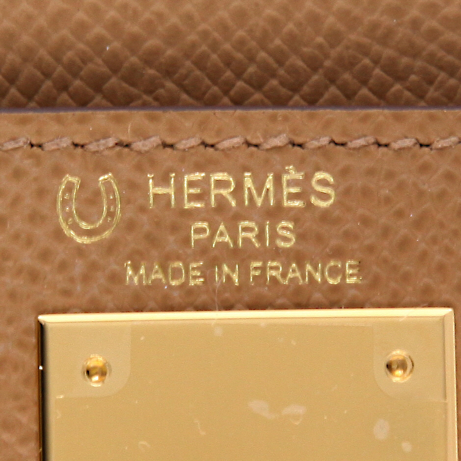 Bolso de mano Hermès  Kelly 28 cm en cuero epsom Craie y Biscuit - Detail D9