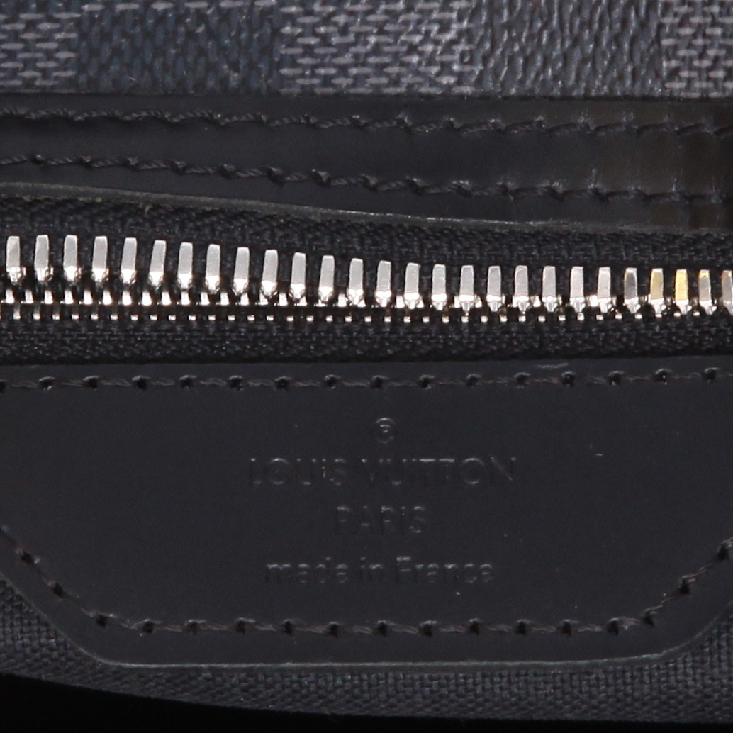 Louis Vuitton  Leoh shoulder bag  damier graphite canvas  and black leather - Detail D9