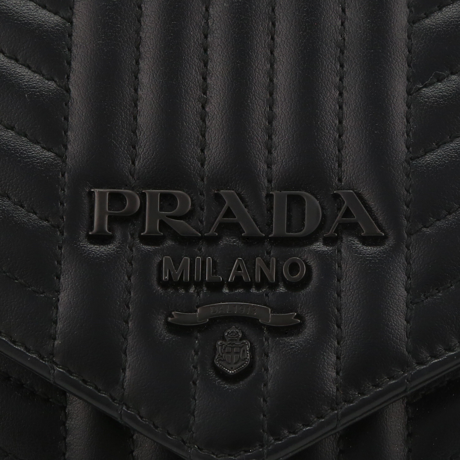 Sac bandoulière Prada  Diagramme en cuir matelassé noir - Detail D1
