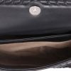 Bolso de mano Bottega Veneta  Olimpia en cuero intrecciato negro - Detail D8 thumbnail