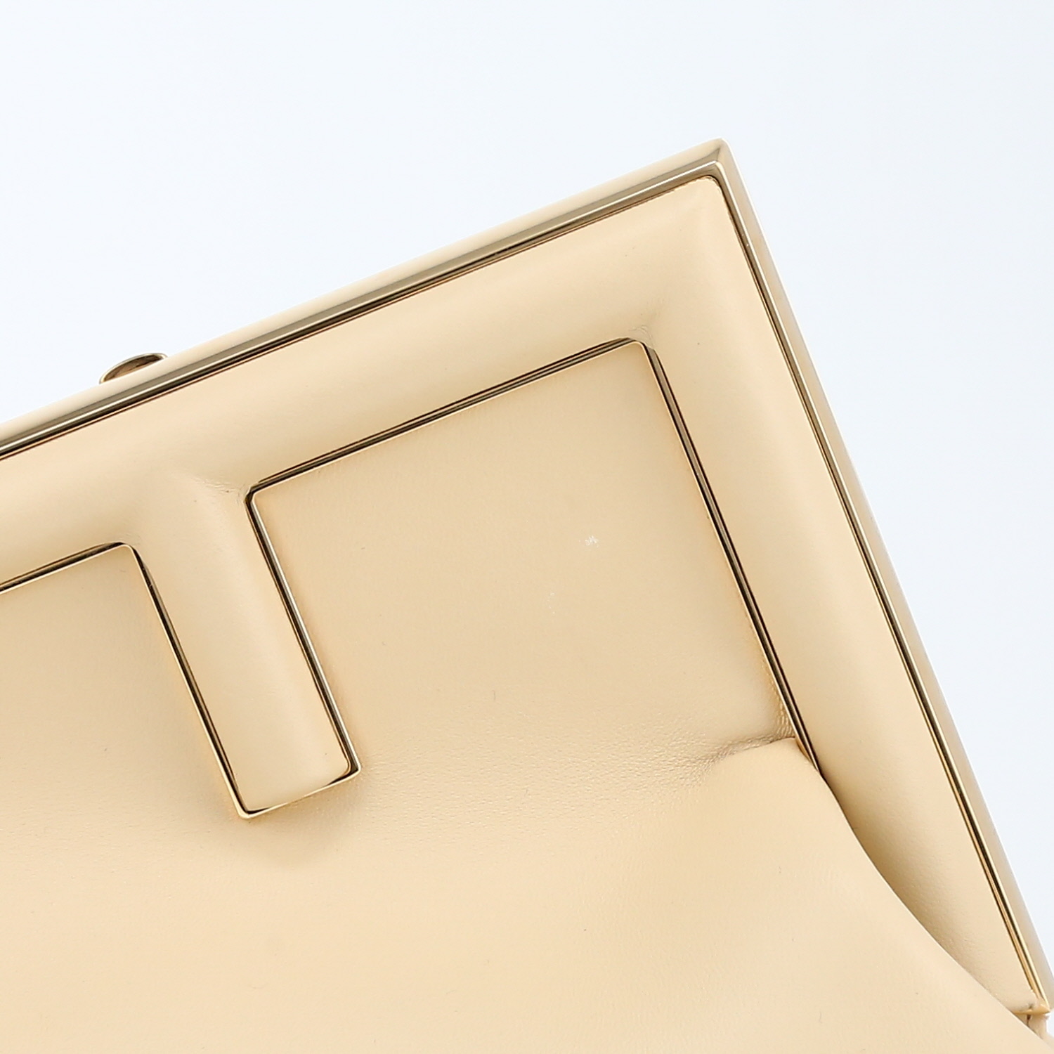 Pochette Fendi  First Petit in pelle beige - Detail D1