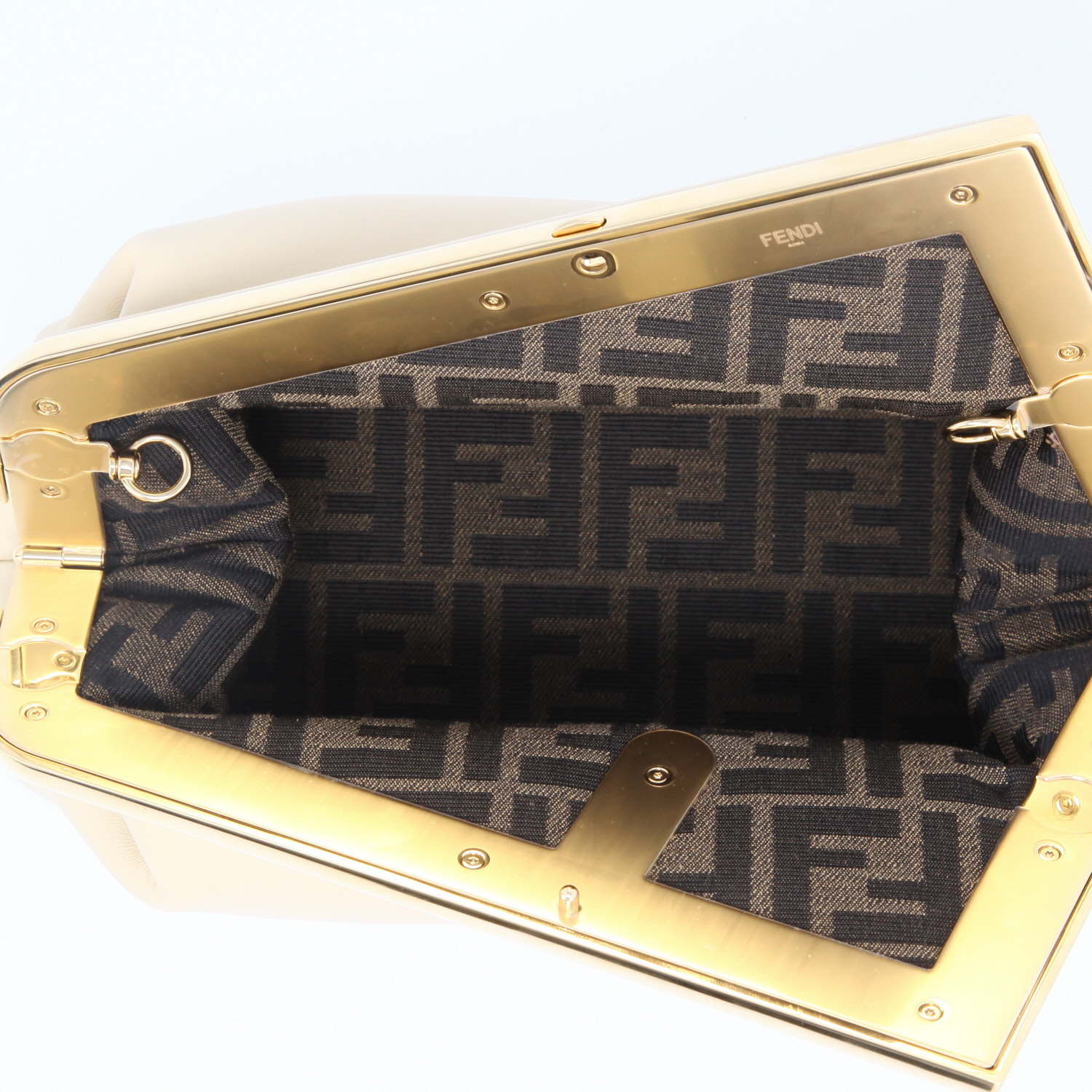 Pochette Fendi  First Petit in pelle beige - Detail D8