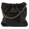 Bolso Cabás Chanel  22 mini  en cuero negro - Detail D7 thumbnail