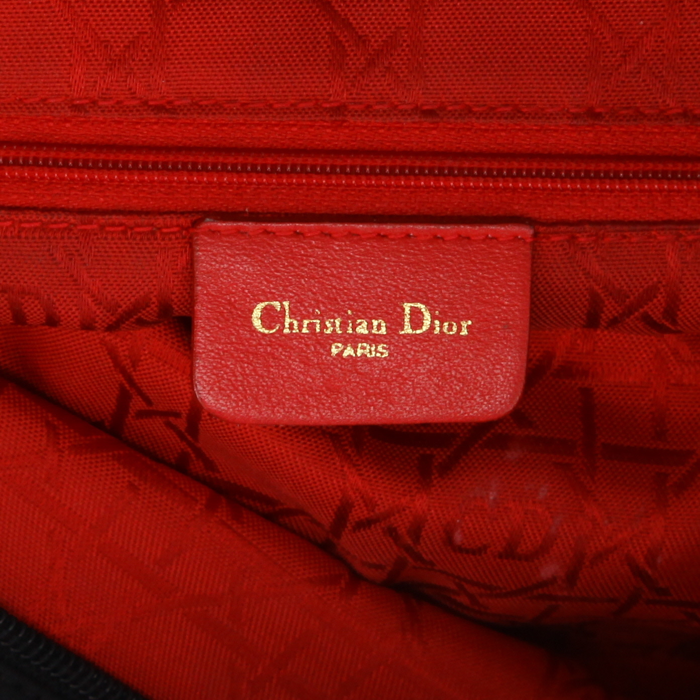 Sac à main Dior  Lady Dior en toile cannage noire et cuir verni noir - Detail D9