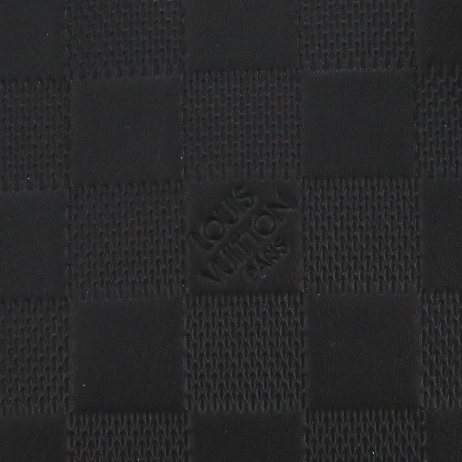 Porta-documentos Louis Vuitton  Porte documents Voyage en lona a cuadros negra y cuero negro - Detail D1