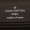 Porta-documentos Louis Vuitton  Robusto en cuero taiga marrón - Detail D2 thumbnail
