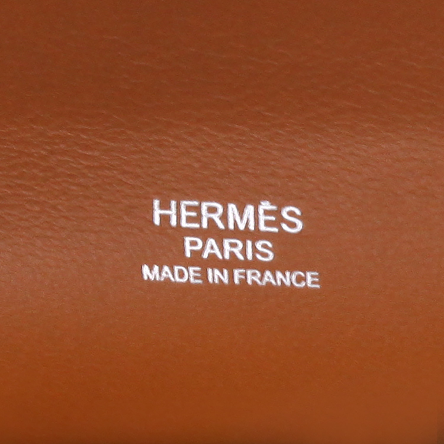 Bolso de mano Hermès  Tool Box en cuero swift color oro - Detail D2
