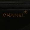 Bolso de mano Chanel  Timeless Jumbo en lona negra - Detail D9 thumbnail