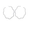 Paire de boucles d'oreilles Chanel Camelia en or blanc - 00pp thumbnail