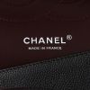 Sac bandoulière Chanel  Timeless Jumbo en cuir grainé matelassé noir - Detail D2 thumbnail