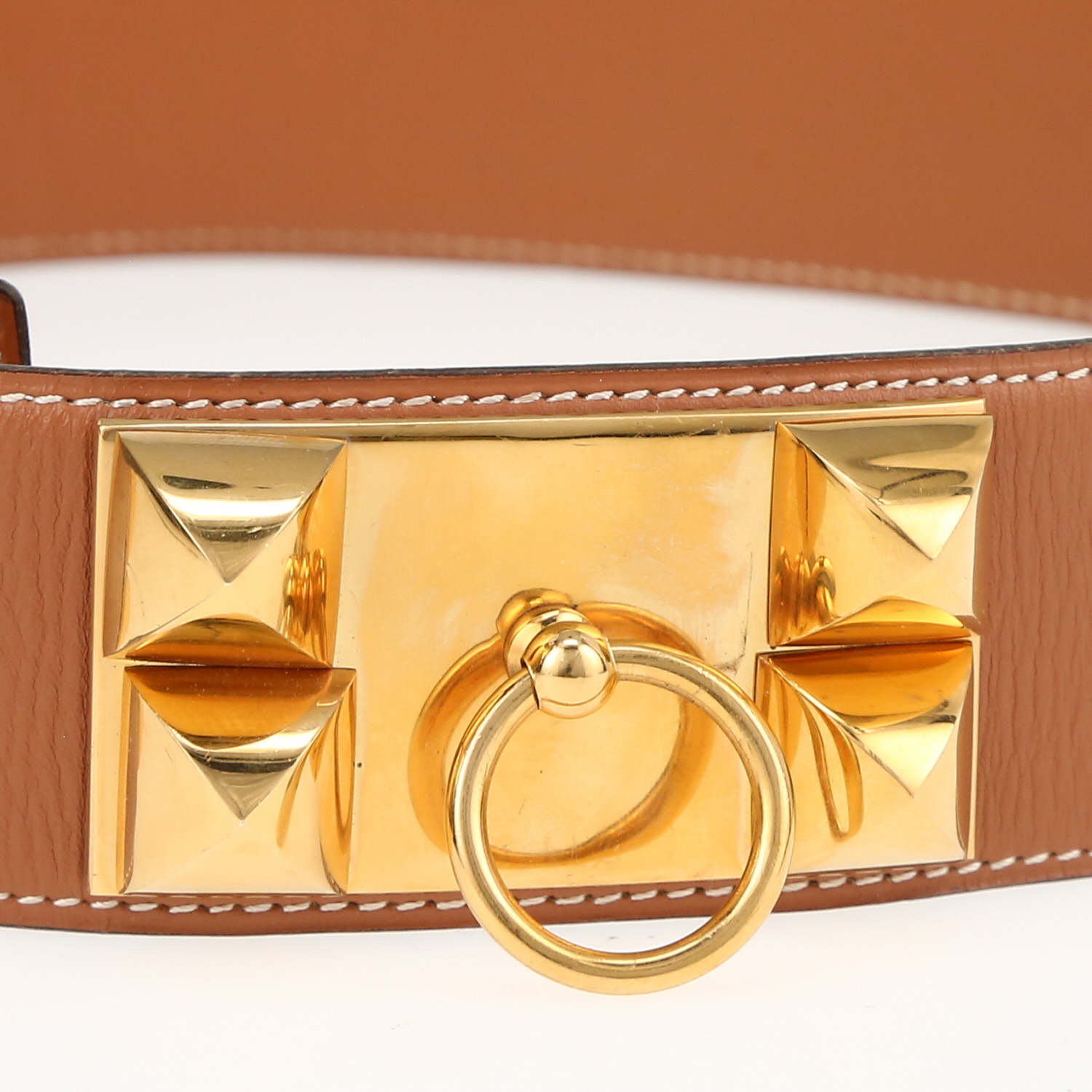 Hermès  Médor belt  in gold Swift leather - Detail D1