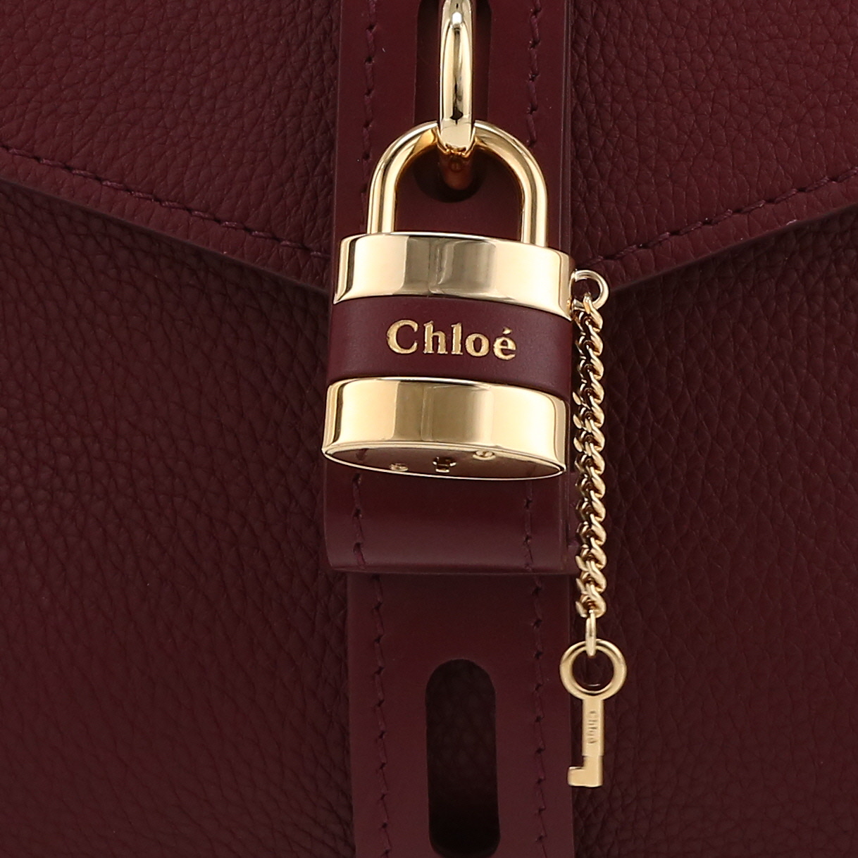 Sac à main Chloé  Aby en cuir grainé bordeaux - Detail D1