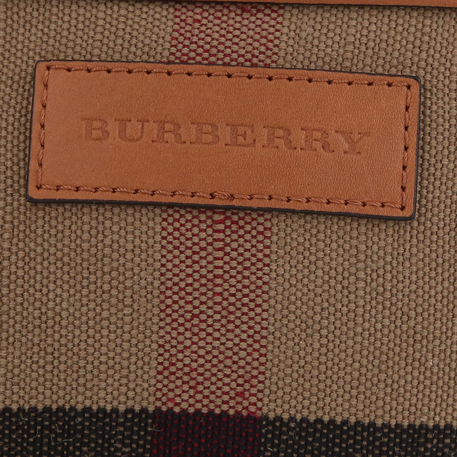 Sac bandoulière Burberry  Ashby en toile beige, noire blanche et rouge et cuir marron - Detail D9