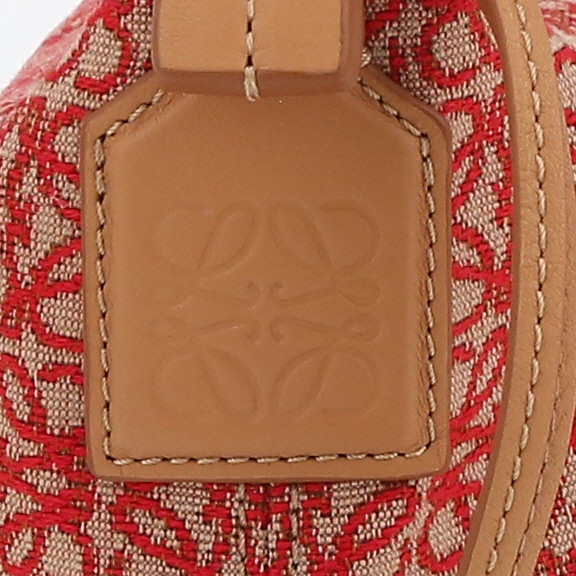 Bolso de mano Loewe  Cubi en lona monogram beige y roja y cuero beige - Detail D1