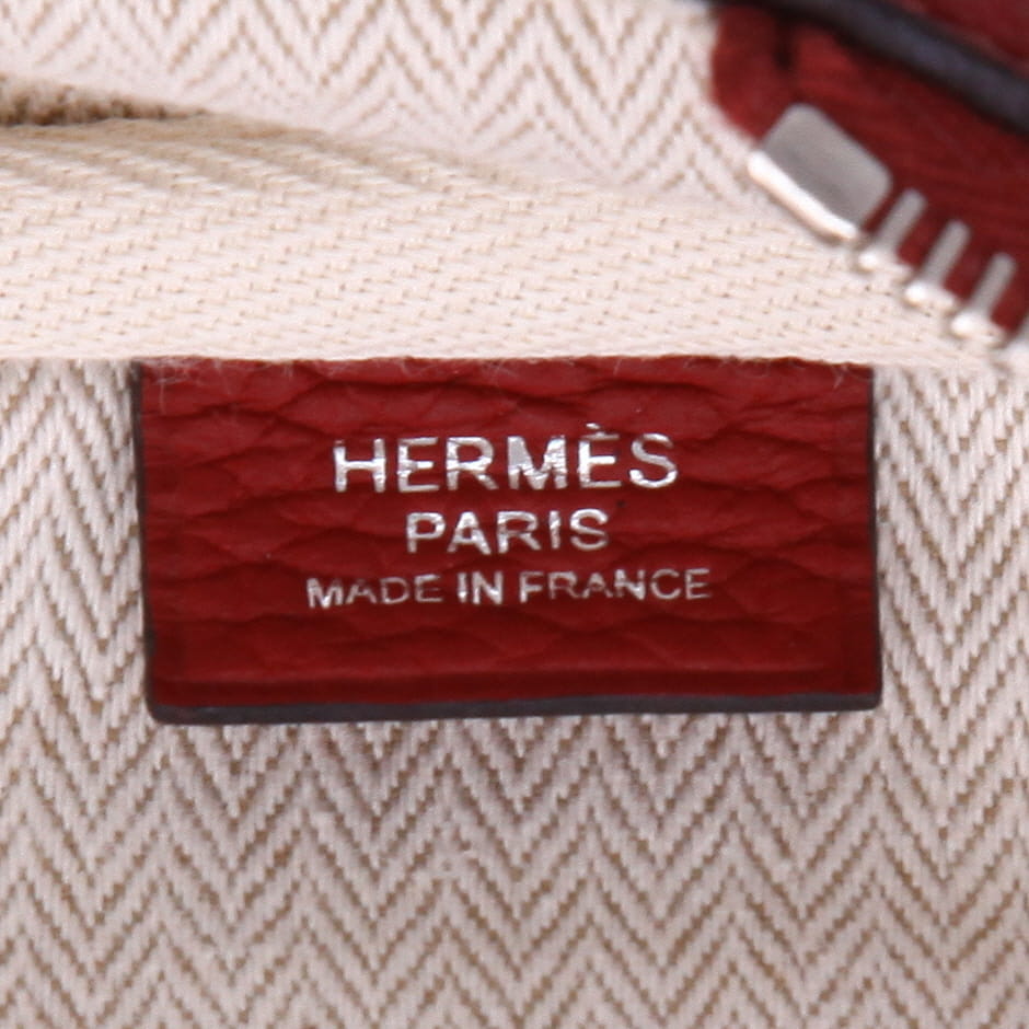 Hermès  Victoria travel bag  in burgundy togo leather - Detail D2