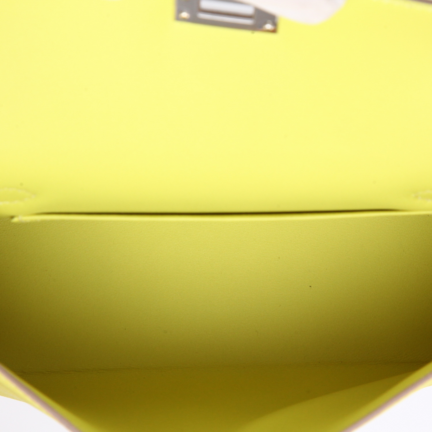 Bolso de mano Hermès  Kelly 20 cm en cuero epsom amarillo - Detail D3