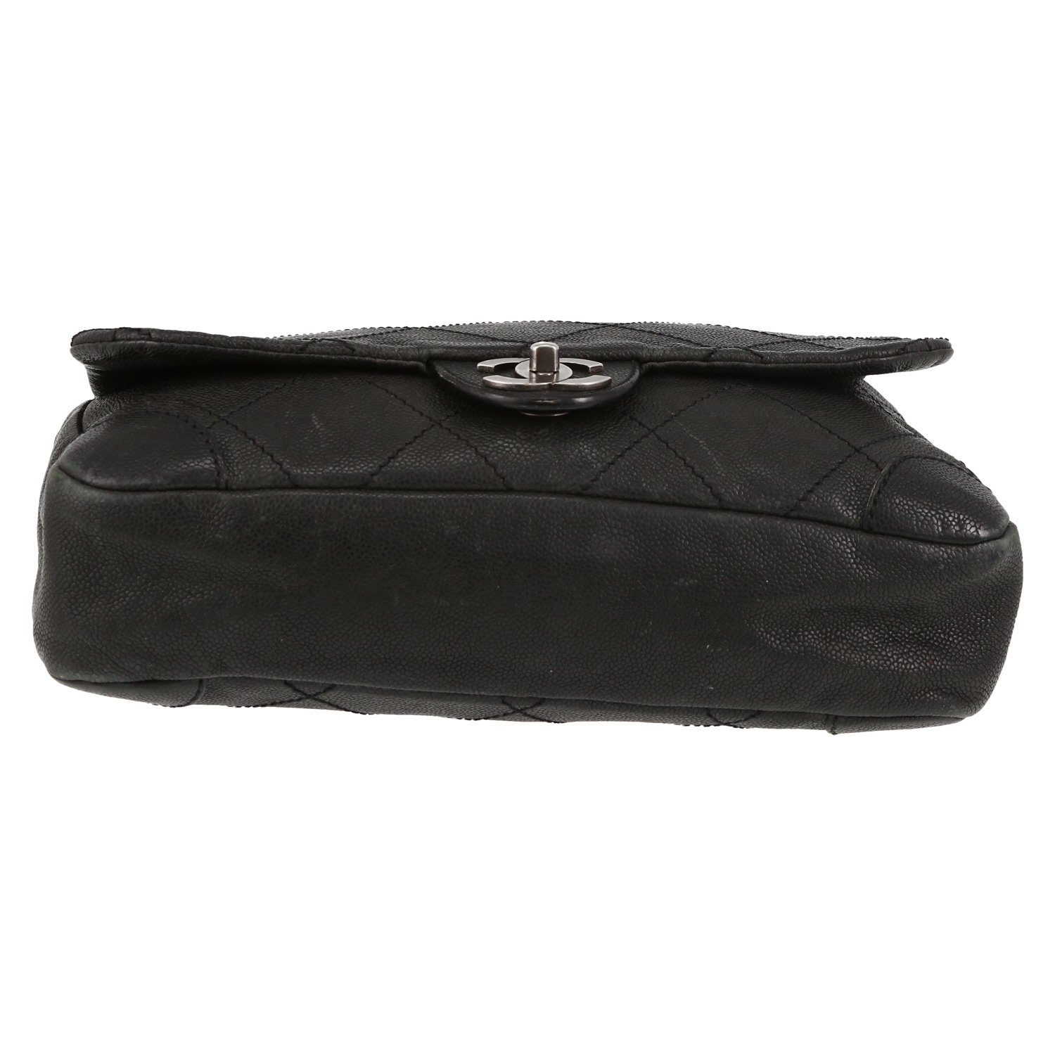 Bolso de mano Chanel   en cuero granulado acolchado negro - Detail D1