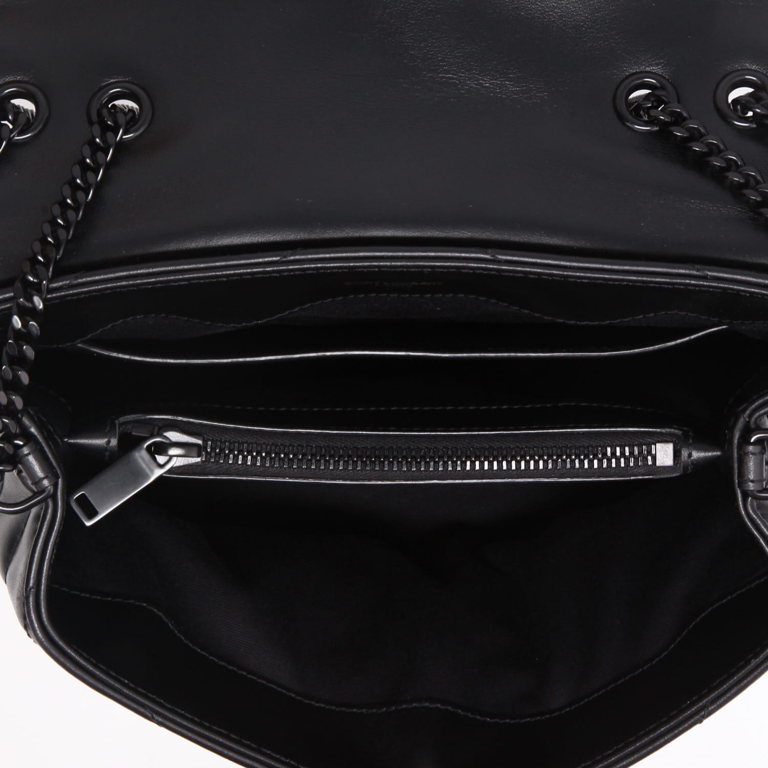 Saint Laurent  Loulou small model  shoulder bag  in black chevron quilted leather - Detail D3