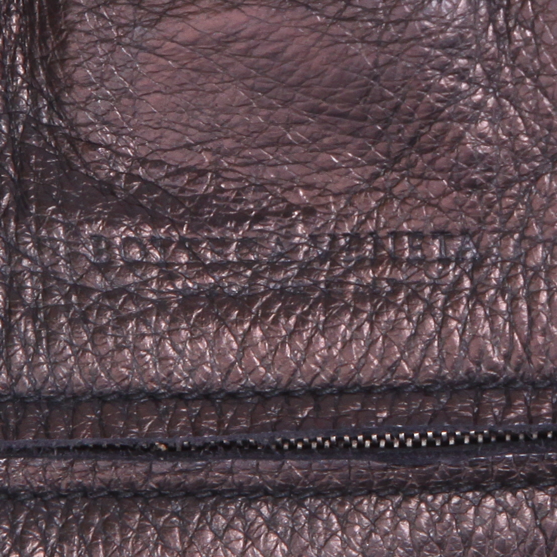 Sac à main Bottega Veneta   en cuir grainé noir et cuir intrecciato noir - Detail D2