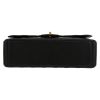 Bolso de mano Chanel  Timeless Maxi Jumbo en cuero granulado acolchado negro - Detail D1 thumbnail