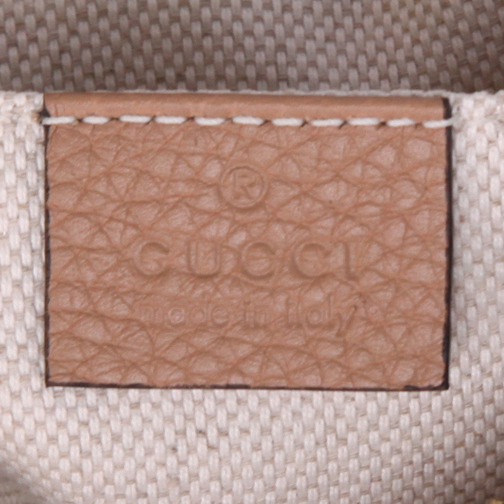 Bolso bandolera Gucci  Soho Disco en cuero granulado beige - Detail D2