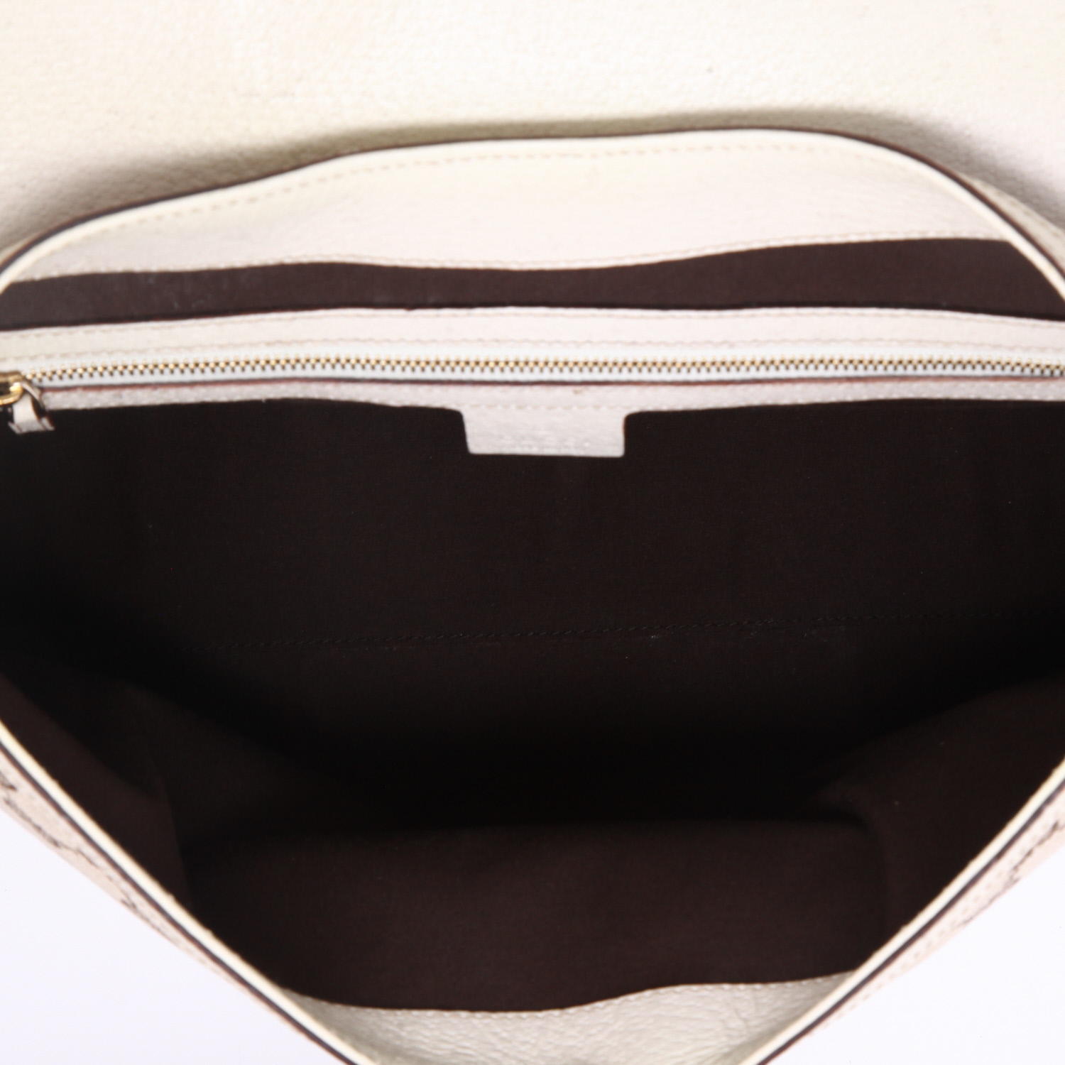 Gucci Vintage handbag  in beige monogram canvas  and cream color leather - Detail D3