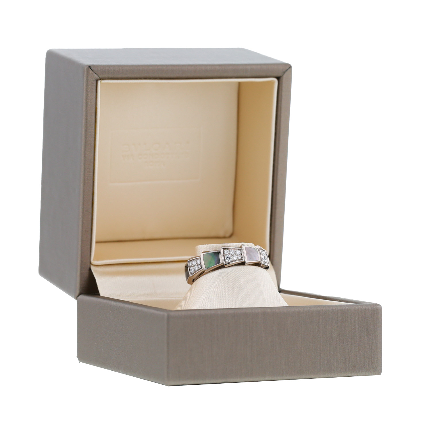 Bague Bulgari Serpenti Viper en or blanc et nacre - Detail D2